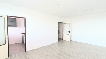Pronájem bytu 1+1 v družstevním vlastnictví 33 m², Praha 8 - Kobylisy