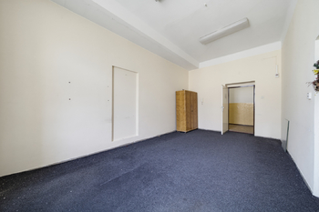 Prodej kancelářských prostor 61 m², Karlovy Vary
