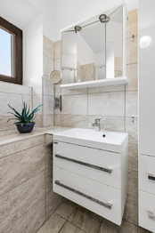 Prodej domu 201 m², Bukovany