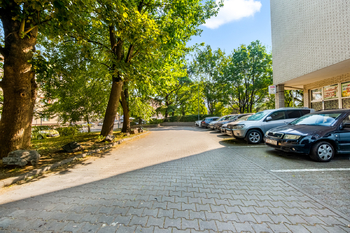 Rezidenční parkování - Pronájem bytu 2+kk v osobním vlastnictví 44 m², Praha 10 - Strašnice