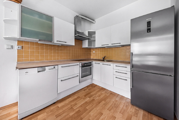 Pohled na kuchyňský kout - Pronájem bytu 2+kk v osobním vlastnictví 44 m², Praha 10 - Strašnice