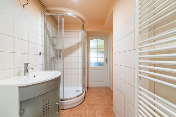 Prodej domu 186 m², Břasy