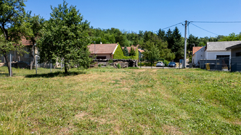 Prodej pozemku 1849 m², Hlubočany