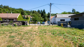 Prodej pozemku 1849 m², Hlubočany