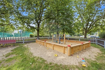okolí domu - Prodej bytu 3+kk v osobním vlastnictví 68 m², Praha 4 - Braník