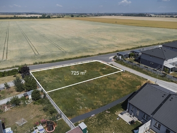 Prodej pozemku 725 m², Polerady