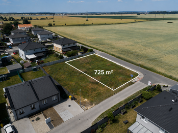 Prodej pozemku 750 m², Polerady