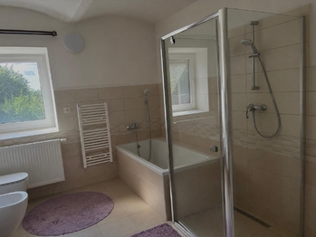 Prodej domu 380 m², Bezvěrov