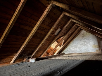 Prodej domu 380 m², Bezvěrov