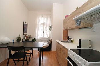 Kuchyň - Pronájem bytu 1+1 v osobním vlastnictví 39 m², Praha 3 - Vinohrady