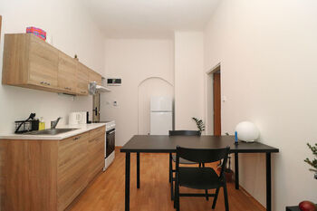 Kuchyň - Pronájem bytu 1+1 v osobním vlastnictví 39 m², Praha 3 - Vinohrady