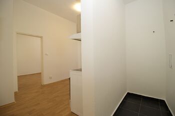 Předsíň + kuchyň - Pronájem bytu 2+kk v osobním vlastnictví 39 m², Praha 3 - Vinohrady