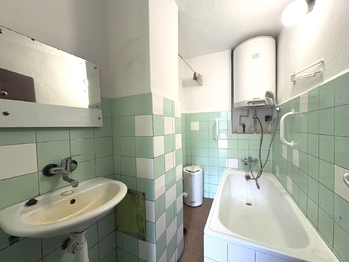 Koupelna - Prodej domu 120 m², Stříbrná Skalice