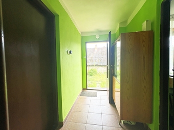 Předsíň - Prodej domu 120 m², Stříbrná Skalice