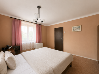 1. pokoj - ložnice - Prodej domu 120 m², Stříbrná Skalice