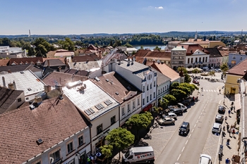 Ulice Klášterská a centrum města - Pronájem obchodních prostor, Jindřichův Hradec