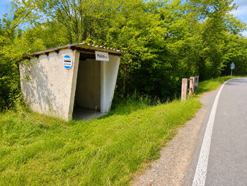 zastávka autobusu - Prodej chaty / chalupy 112 m², Krásná Hora nad Vltavou