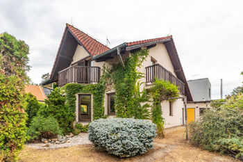Pohled na dům - Prodej domu 137 m², Praha 4 - Modřany 