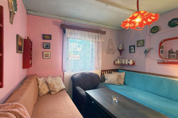 Pobytová místnost v chatce - Prodej pozemku 378 m², Nejdek