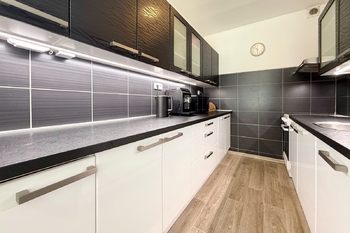 Prodej bytu 3+kk v osobním vlastnictví 70 m², Odolena Voda