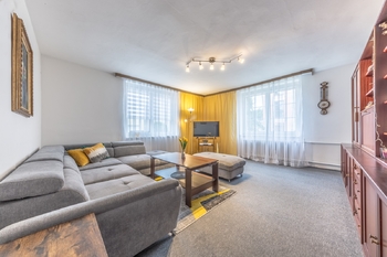 1. NP - obývací pokoj - Prodej domu 216 m², Praha 4 - Kunratice