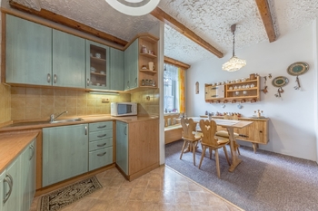 1. NP - kuchyně s jídelnou - Prodej domu 216 m², Praha 4 - Kunratice