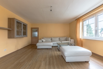 2. NP - obývací pokoj - Prodej domu 216 m², Praha 4 - Kunratice