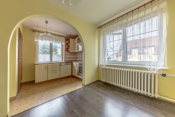 2.NP - kuchyně s jídelnou - Prodej domu 216 m², Praha 4 - Kunratice