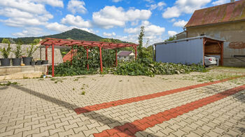 DVŮR - Prodej domu 190 m², Cvikov