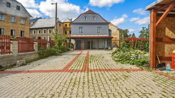 Dům pohled ze dvora - Prodej domu 190 m², Cvikov 