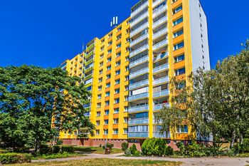 budova - Prodej bytu 1+kk v družstevním vlastnictví 25 m², Praha 4 - Kamýk