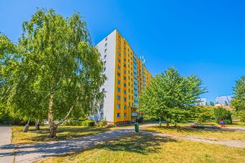 budova - Prodej bytu 1+kk v družstevním vlastnictví 25 m², Praha 4 - Kamýk