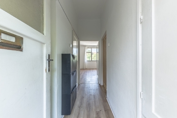 Zádveří bytu - Prodej bytu 2+kk v osobním vlastnictví 43 m², Praha 3 - Vinohrady