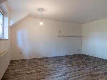 obývací pokoj - Prodej bytu 4+kk v osobním vlastnictví 84 m², Netolice
