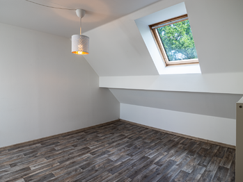 pokoj č.1 - Prodej bytu 4+kk v osobním vlastnictví 84 m², Netolice