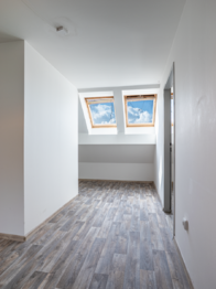 pokoj č.1 - Prodej bytu 4+kk v osobním vlastnictví 84 m², Netolice
