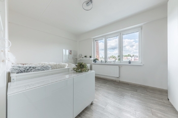 pokoj - Prodej bytu 2+kk v osobním vlastnictví 50 m², Kladno
