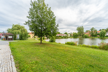 Náves - Prodej bytu 3+kk v osobním vlastnictví 61 m², Dobročovice