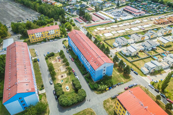 Pohled z dronu  - Prodej bytu 2+kk v osobním vlastnictví 55 m², Milovice