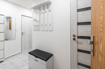 Prodej bytu 3+kk v osobním vlastnictví 65 m², Praha 10 - Horní Měcholupy