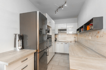Prodej bytu 3+kk v osobním vlastnictví 65 m², Praha 10 - Horní Měcholupy