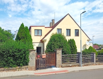 kam nikdo cizí v zásadě - Prodej domu 125 m², Rakovník