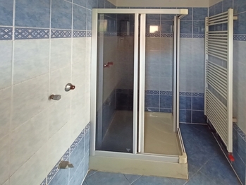 A sociální zařízení je mladšího data - Prodej domu 125 m², Rakovník