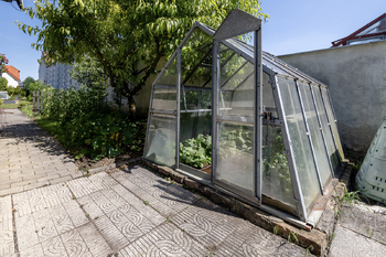 Zahrada - Prodej domu 170 m², Všetaty