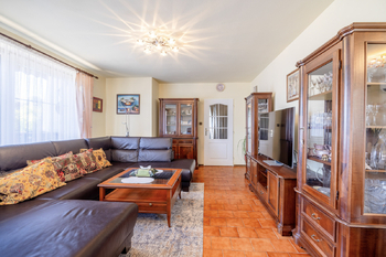 Obývací pokoj - Prodej domu 170 m², Všetaty