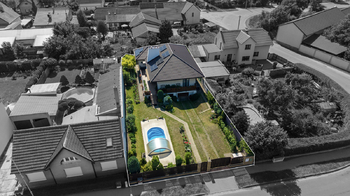 Pohled na dům z jihu - Prodej domu 170 m², Všetaty 