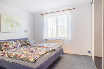 Hlavní ložnice - Prodej domu 170 m², Všetaty