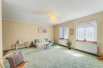 Obývací pokoj - Prodej domu 96 m², Svatý Mikuláš