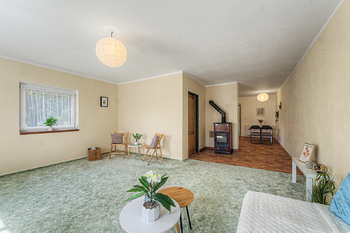 Obývací pokoj - Prodej domu 96 m², Svatý Mikuláš