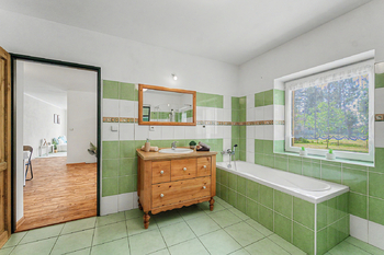 Koupelna - Prodej domu 96 m², Svatý Mikuláš